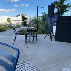 Mr. Pickes Bar And Eatery