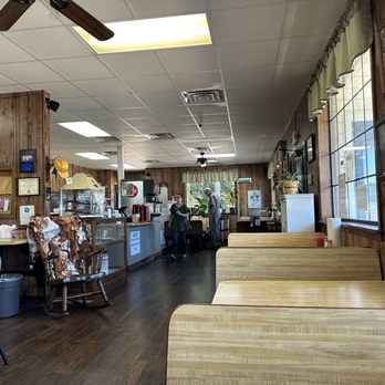 Rear Of The Steer - Dinning room - American Near Me - Omaha, Texas