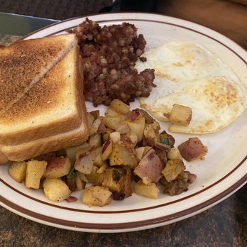 Brigs at the Crossing - Eggs and corn beef hash - Breakfast & Brunch Near Me - Cary, North Carolina