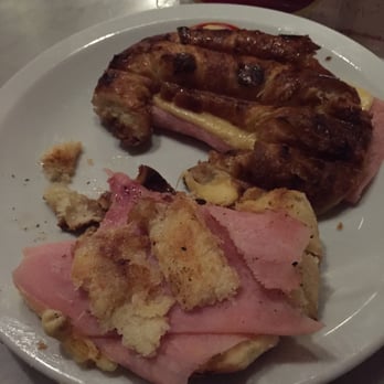 Innsbruck - Medialunas? Con jamón y queso. #todoRompen - Argentine Near Me - Pinamar, C