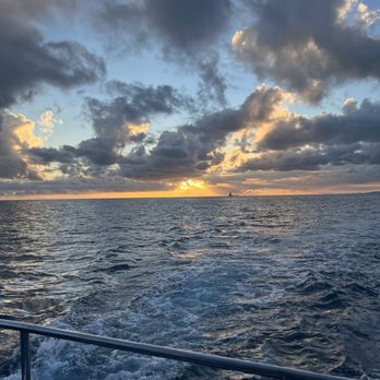 Oahu Catamarans - Gorgeous Sunset - Boat Charters Near Me - Honolulu, Hawaii Oahu Catamarans - Gorgeous Sunset - Boat Charters Near Me - Honolulu, Hawaii