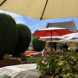 Broadway Deli - Outdoors
