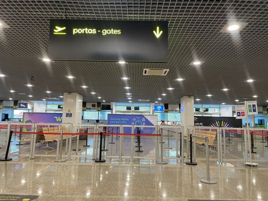 Madeira Airport by null