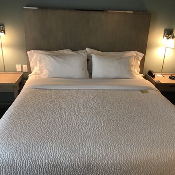 Four Points by Sheraton Jacksonville Beachfront - Hotels Near Me - Jacksonville Beach, Florida