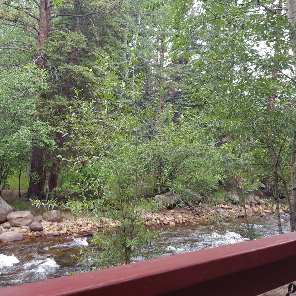 Swiftcurrent Lodge - Hotels Near Me - Estes Park, Colorado Swiftcurrent Lodge - Hotels Near Me - Estes Park, Colorado