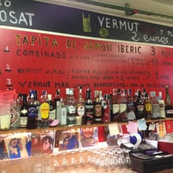 La Bodageda De Sants - When you happen do see this, you are at the right point for a good drink and ambience !