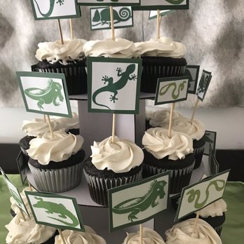 Sugar Dot Bake Shop - Reptile cupcakes - Desserts Near Me Sugar Dot Bake Shop - Reptile cupcakes - Desserts Near Me