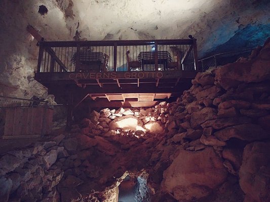 Grand Canyon Caverns Grill by null