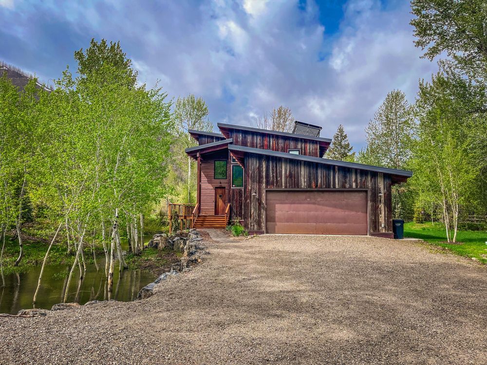 MVP VACATION HOMES Updated September 2024 12 Photos 111 N 1st Ave