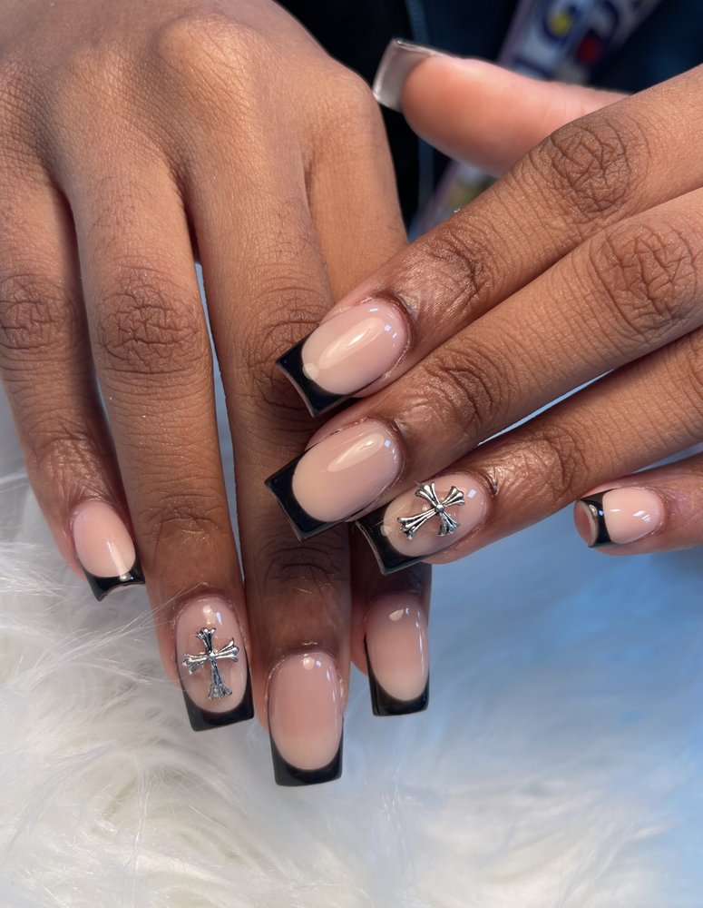 E NAIL BAR Updated October 2024 Request an Appointment 907 E