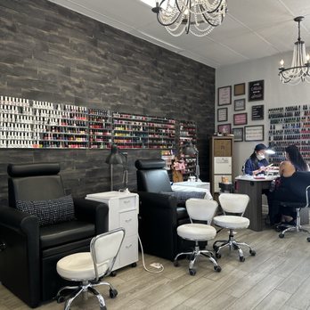 Finailly Salon - Salon - Nail Salons Near Me - Santa Clarita, California