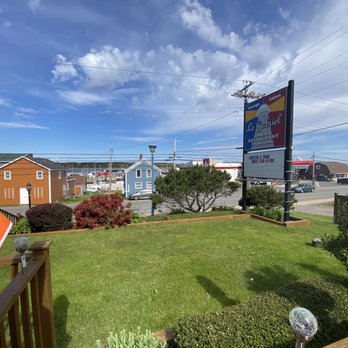 Le Gabriel - When you can see the lobster and crab boats from the front deck you know they have the best fresh selection. - Seafood Near Me - Chéticamp, Nova Scotia Le Gabriel - When you can see the lobster and crab boats from the front deck you know they have the best fresh selection. - Seafood Near Me - Chéticamp, Nova Scotia