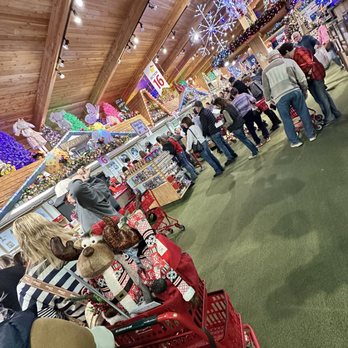Bronner’s CHRISTmas Wonderland - Home Decor Near Me - Frankenmuth, Michigan Bronner’s CHRISTmas Wonderland - Home Decor Near Me - Frankenmuth, Michigan
