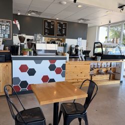 Lamppost Coffee - Inside