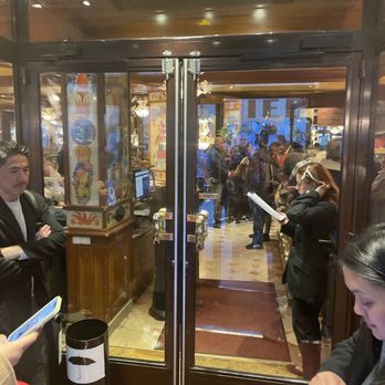 Au Pied de Cochon - Entrance to the restaurant - Seafood Near Me - Paris, 75 Au Pied de Cochon - Entrance to the restaurant - Seafood Near Me - Paris, 75