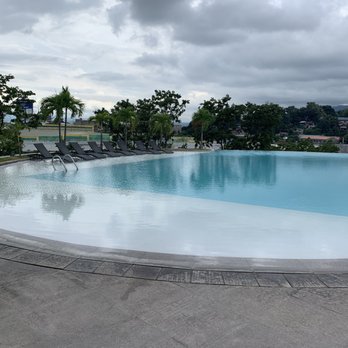 Limketkai Luxe Hotel - Infinity pool - Hotels Near Me - Cagayan de Oro, MSR