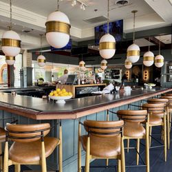 17 River Grille - Bar area