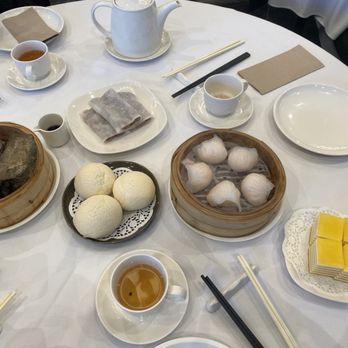 Seaport City Seafood Restaurant - Sticky rice with dried scallops, beef roll, bbq pork with crispy layer, har gow and passion fruit coconut jelly. - Dim Sum Near Me - Vancouver, British Columbia Seaport City Seafood Restaurant - Sticky rice with dried scallops, beef roll, bbq pork with crispy layer, har gow and passion fruit coconut jelly. - Dim Sum Near Me - Vancouver, British Columbia
