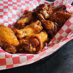 Prosciutto's Pizzeria, Pub & Restaurant - Hot and Caribbean jerk wings