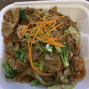 Busy B Thai Cafe - Pad See-Ew - Thai Near Me - El Cajon, California Busy B Thai Cafe - Pad See-Ew - Thai Near Me - El Cajon, California