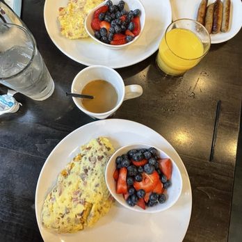 The Hudson Cafe - Breakfast & Brunch Near Me - Detroit, Michigan