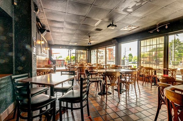 Broue Pub Brouhaha Ahuntsic by null