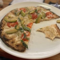 Backyard Pizza and Raw Bar - Avocado Pizza, gluten free, vegan