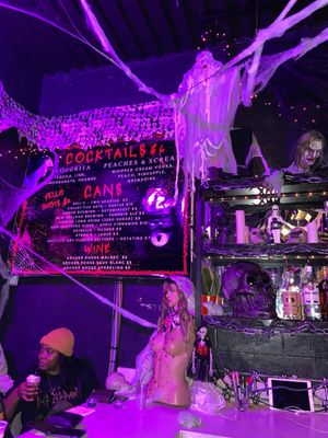 Blitzen’s on Bagley by null