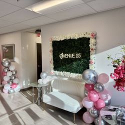 Avenue 25 - Avenue 25 Entryway Flower Wall Sign