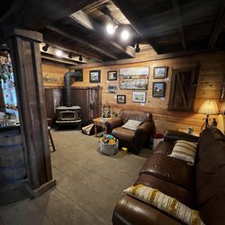 Cartecay Vineyards - Inside