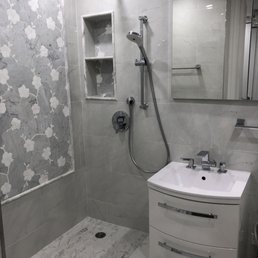 Bathroom. Tiles by Michael Aram for Artisic Tiles Bathroom. Tiles by Michael Aram for Artisic Tiles