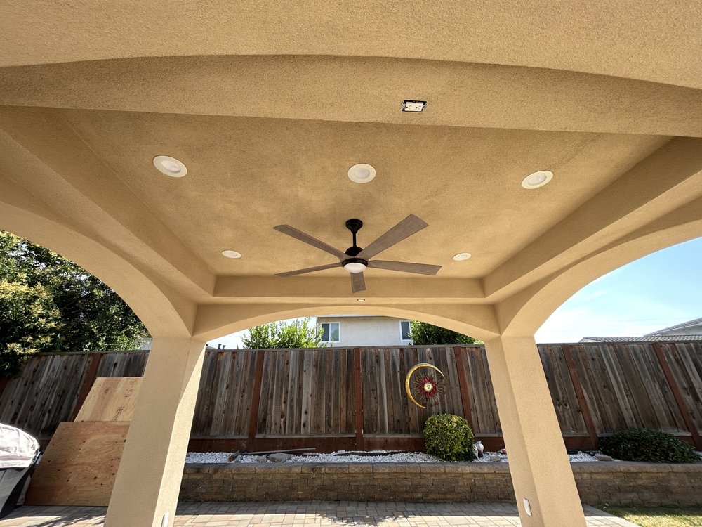 Slide of HN Builders