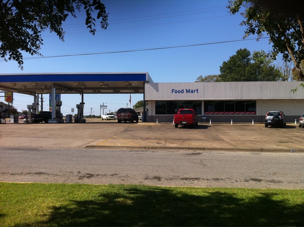 KIM’S NO 1 Updated June 2024 2305 W Oak St, Palestine, Texas