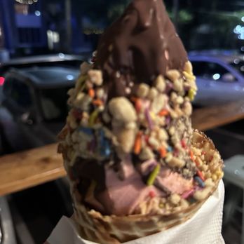 Big Softie - Thai tea and strawberry swirl with hard chocolate and crunchy peanuts - Ice Cream & Frozen Yogurt Near Me - Atlanta, Georgia Big Softie - Thai tea and strawberry swirl with hard chocolate and crunchy peanuts - Ice Cream & Frozen Yogurt Near Me - Atlanta, Georgia