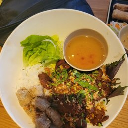 Pork vermicelli bowl