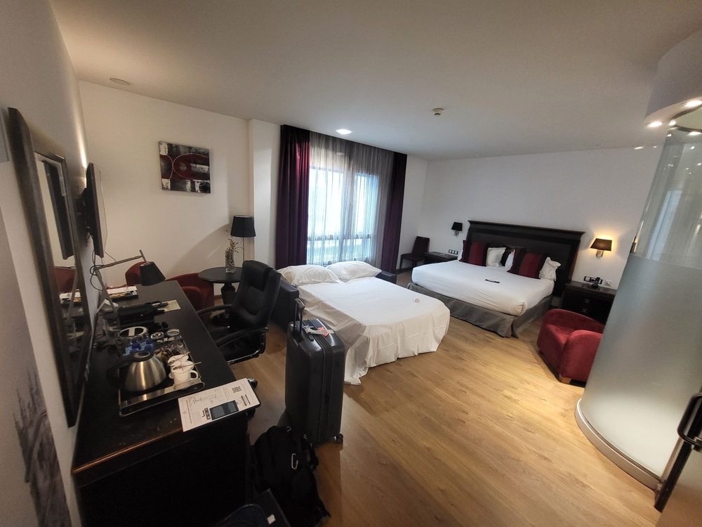 Crowne Plaza Airport