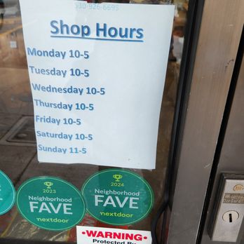 Raven Tree - Hours - Toy Stores Near Me - Mount Shasta, California Raven Tree - Hours - Toy Stores Near Me - Mount Shasta, California