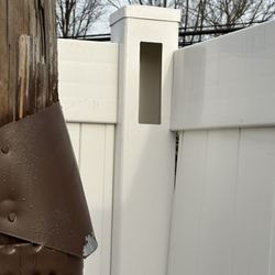 Advanced Fence Systems - Fence separating.