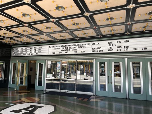 Alameda Theatre & Cineplex by null
