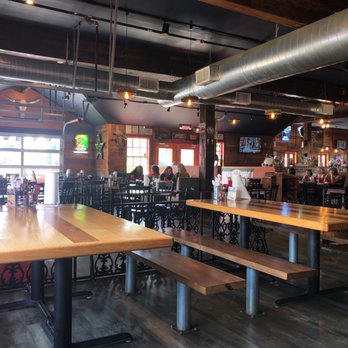 Pappa Charlie's Barbeque - Very open & comfortable - Barbeque Near Me - Cypress, Texas