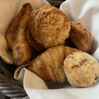 Town Meeting Bistro - Freshly Baked Breakfast Pastries - New American Near Me - Lexington, Massachusetts