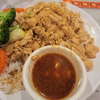 The Smiling Elephant - Thai Near Me - Nashville, Tennessee