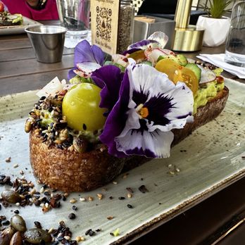 Magnolia House - Avocado toast - Cocktail Bars Near Me - Pasadena, California