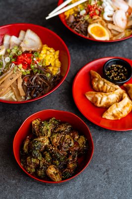 Poke Burri / Lifting Noodles Ramen by null