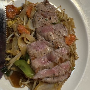 Thai Bistro - Beef pad ke mao - Thai Near Me - Bartlett, Tennessee