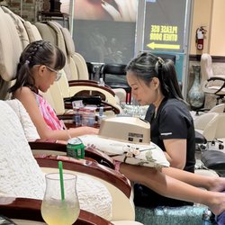 Happy Nails And Spa