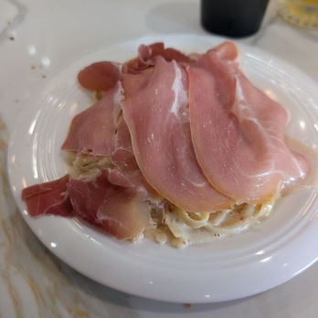 Dolly's - Fettuccine Alfredo with prosciutto - Italian Near Me - El Cerrito, California