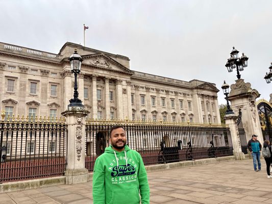 Buckingham Palace by null