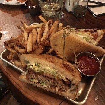 Beardslee Public House - Turkey club - Breweries Near Me - Bothell, Washington