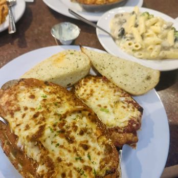 Bozzinis Restaurant - Greek Near Me - Surrey, British Columbia Bozzinis Restaurant - Greek Near Me - Surrey, British Columbia